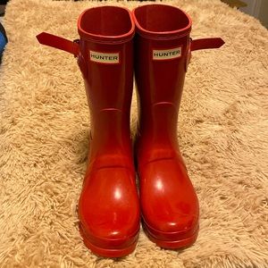 Women’s red Hunter rain boots